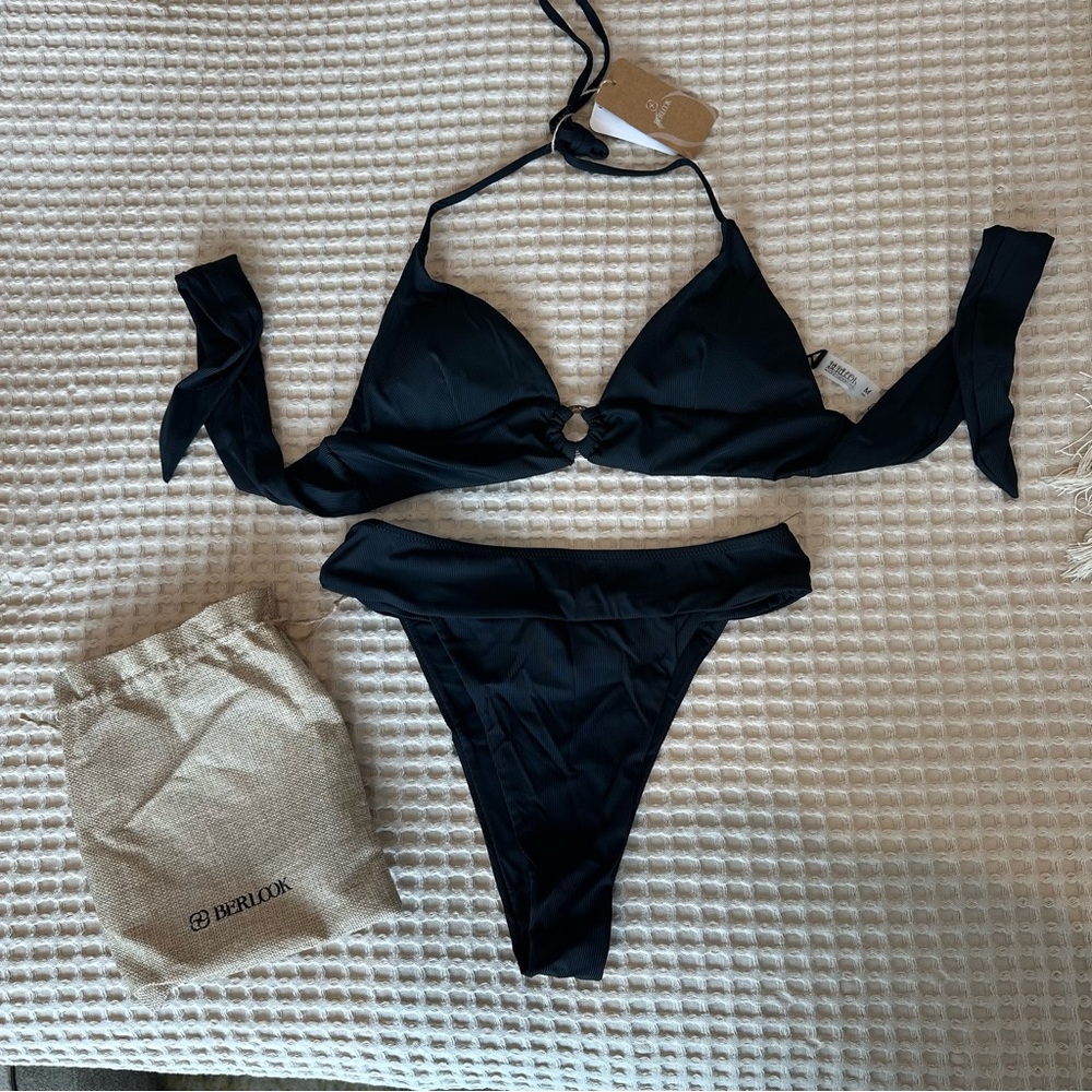 BERLOOK Bikini - Black Ribbed NWT